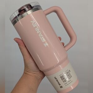 New STANLEY Quencher H2.0 Protour Tumbler cup 30 OZ Peach Whip Cream